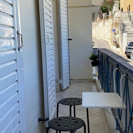 Irinis Apartment In Каламата Екстер'єр фото