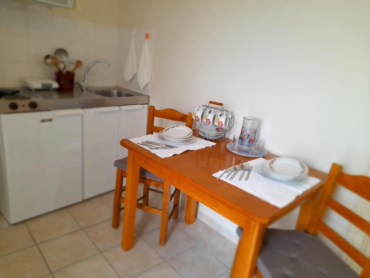 Irinis Apartment In Каламата Екстер'єр фото