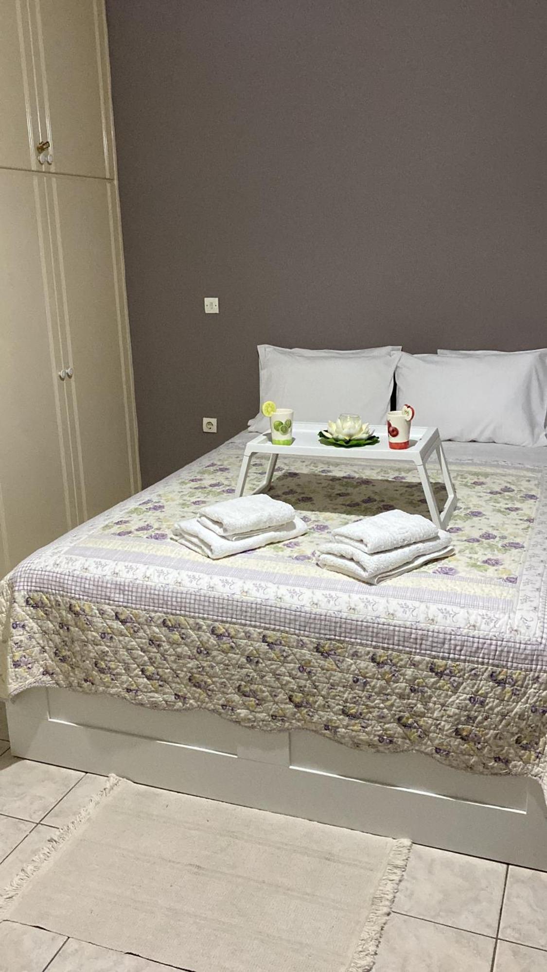 Irinis Apartment In Каламата Екстер'єр фото