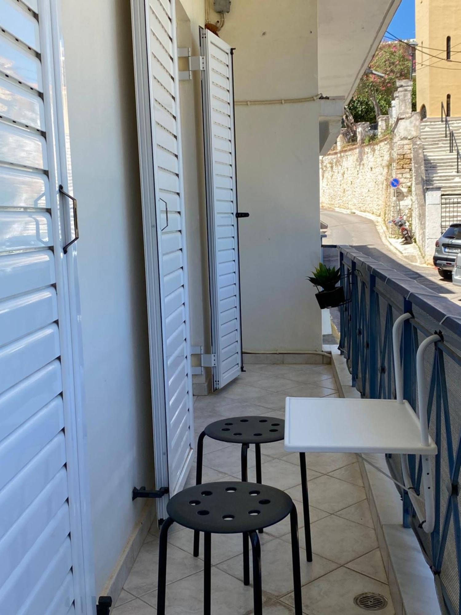 Irinis Apartment In Каламата Екстер'єр фото